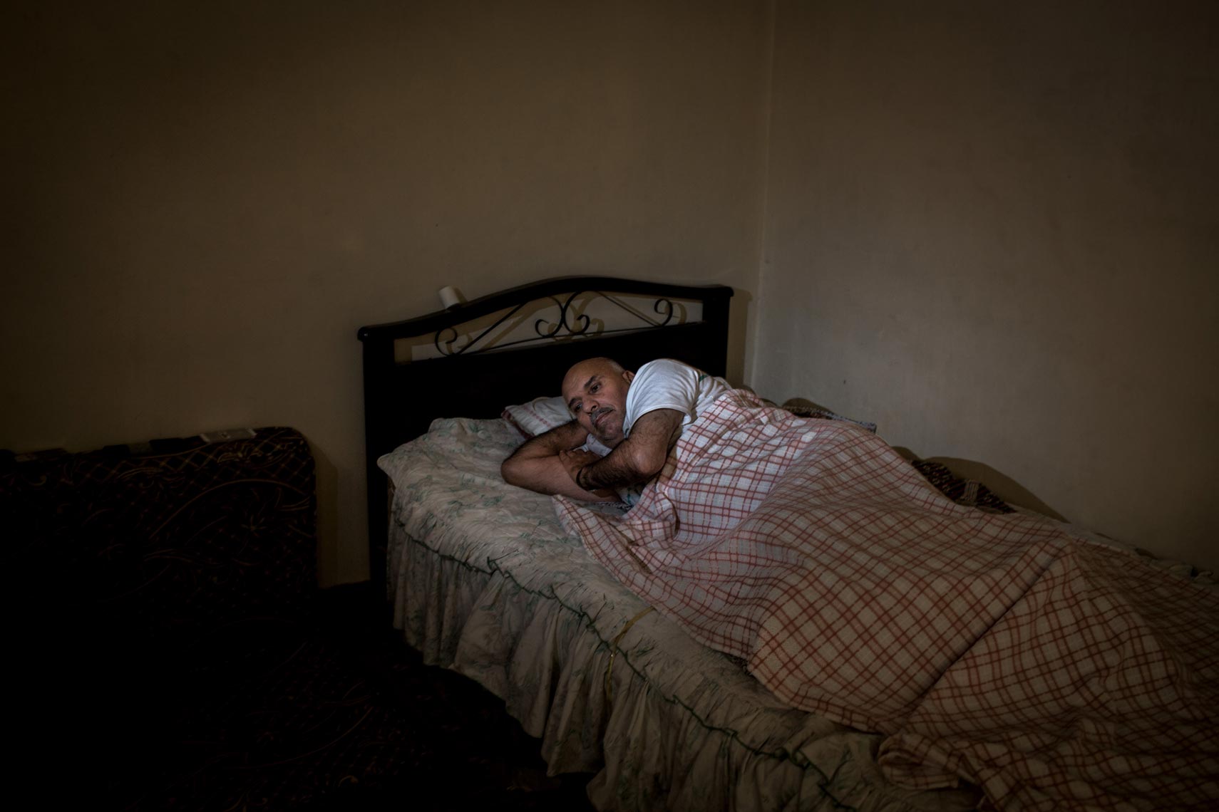 Paralysed refugee